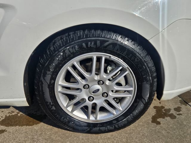 Used 2009 Ford Focus SE image 3