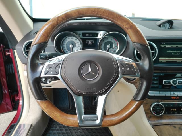 Used 2015 Mercedes-Benz SL 550 image 4
