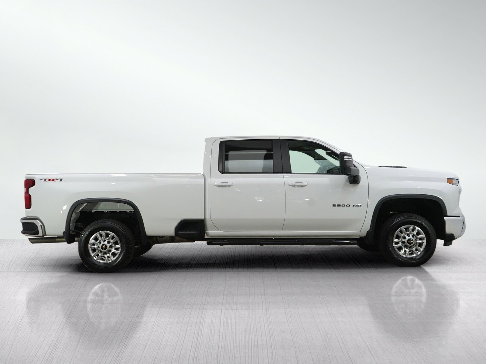 Used 2025 Chevrolet Silverado 2500 LT w/ Convenience Package AWD/4WD image 6
