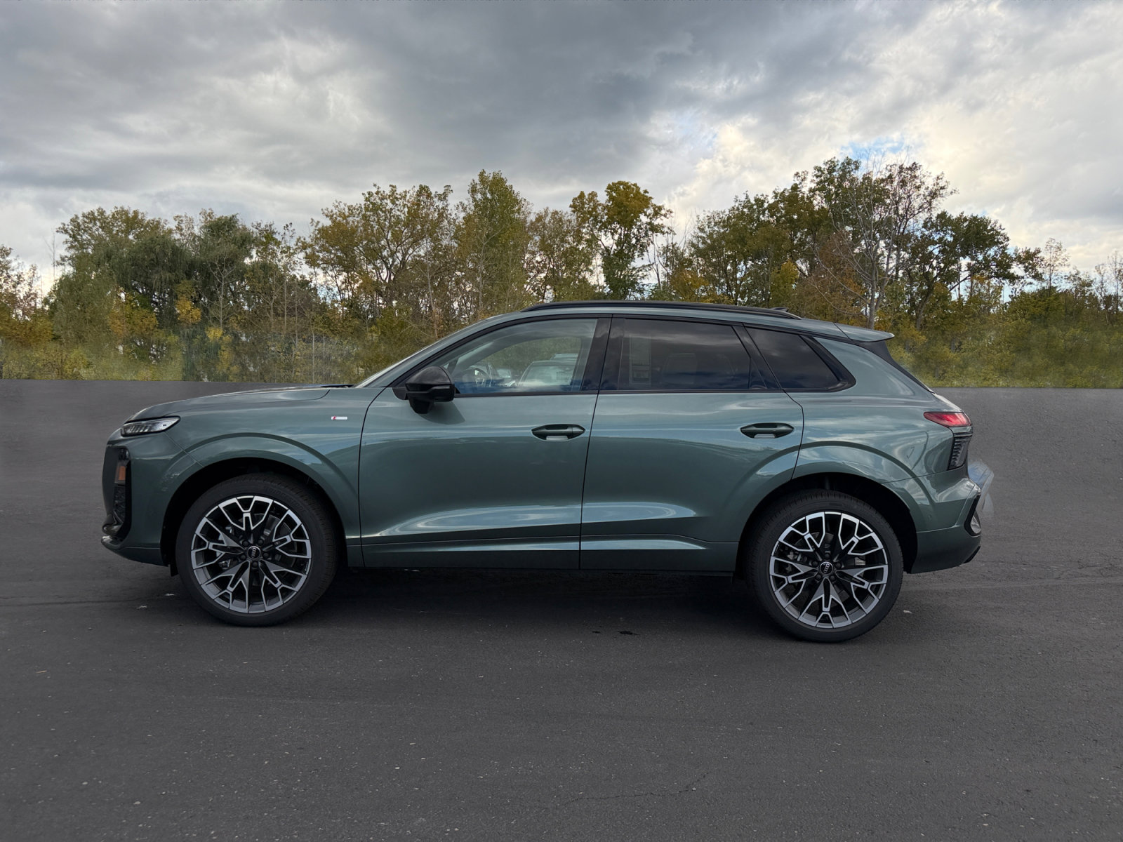 New 2026 Audi Q3 quattro 2.0T AWD/4WD image 2