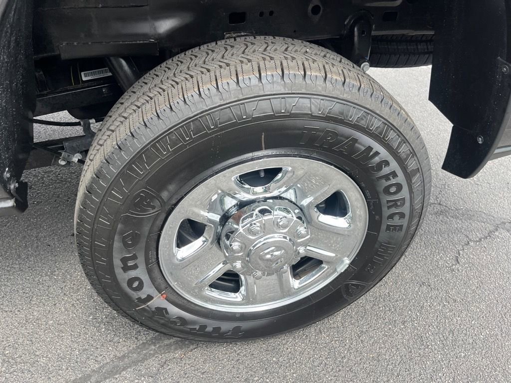Used 2024 RAM 2500 Tradesman w/ Chrome Appearance Group image 7