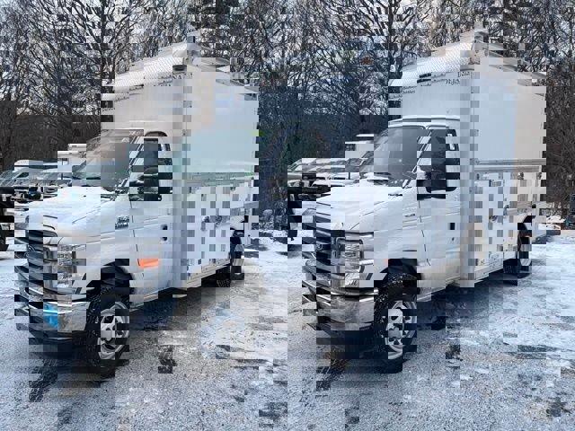 New 2026 Ford E-350 and Econoline 350 Super Duty w/ Power Equipment Group RWD image 21