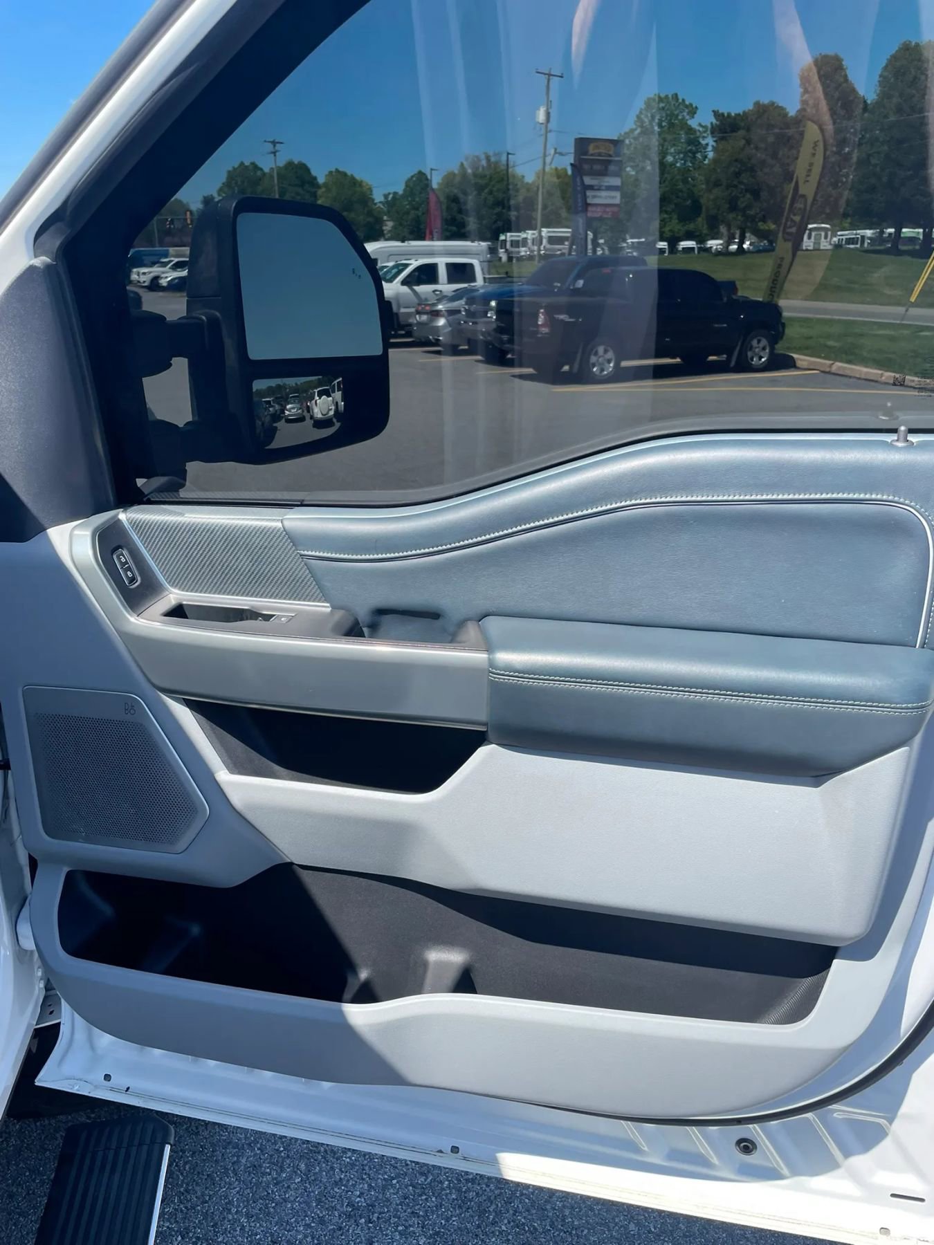 Used 2024 Ford F350 Limited w/ FX4 Off-Road Package AWD/4WD image 32