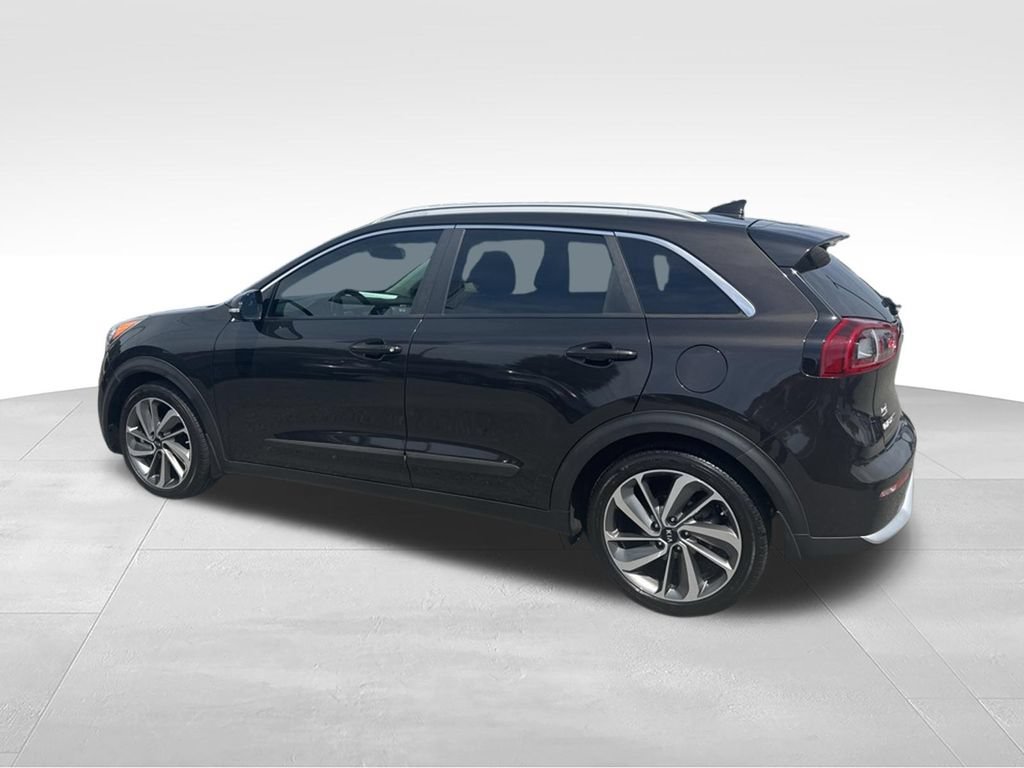 Used 2017 Kia Niro Touring w/ Advanced Technology Package FWD image 3