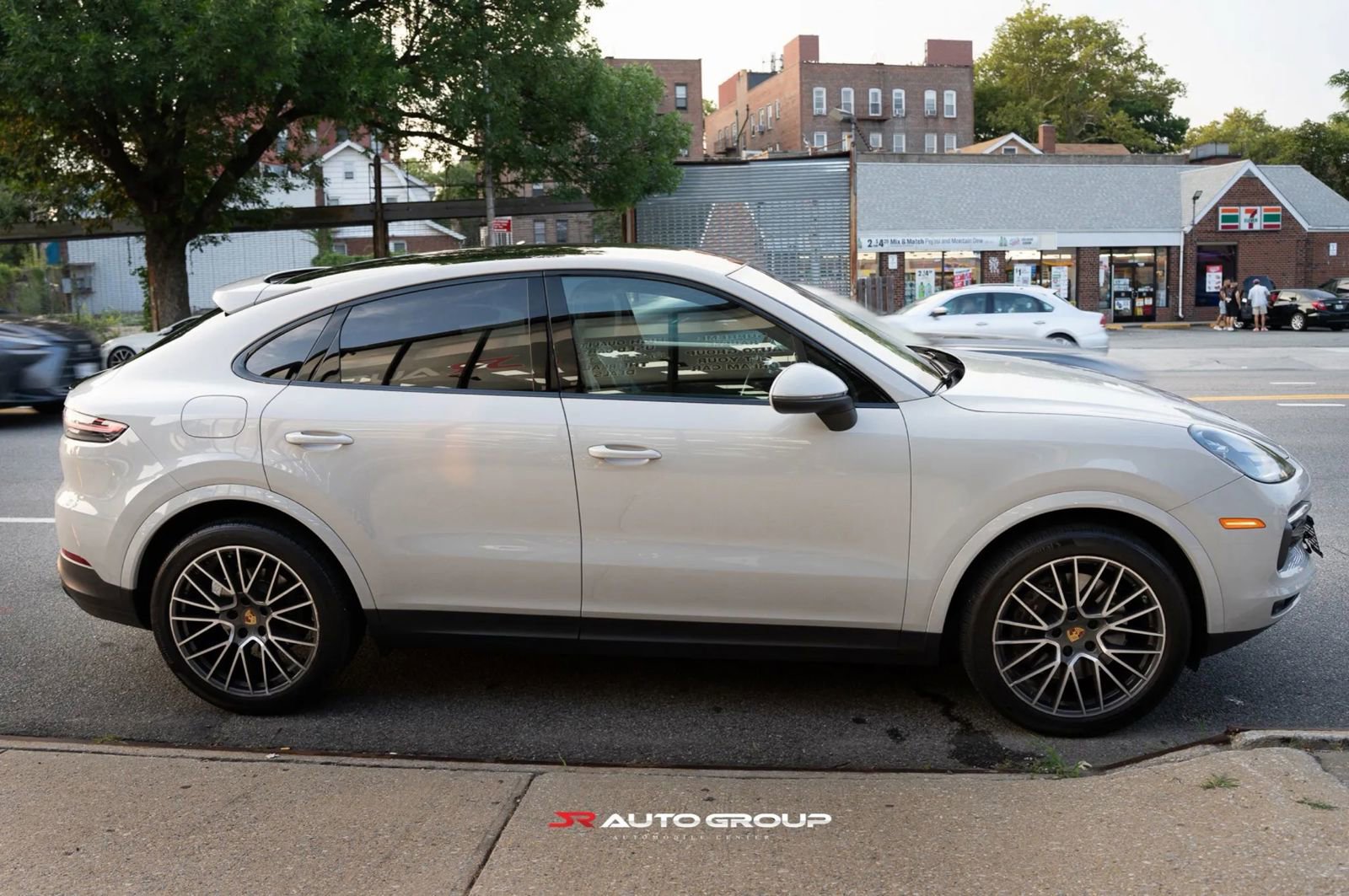 Used 2021 Porsche Cayenne Coupe image 7