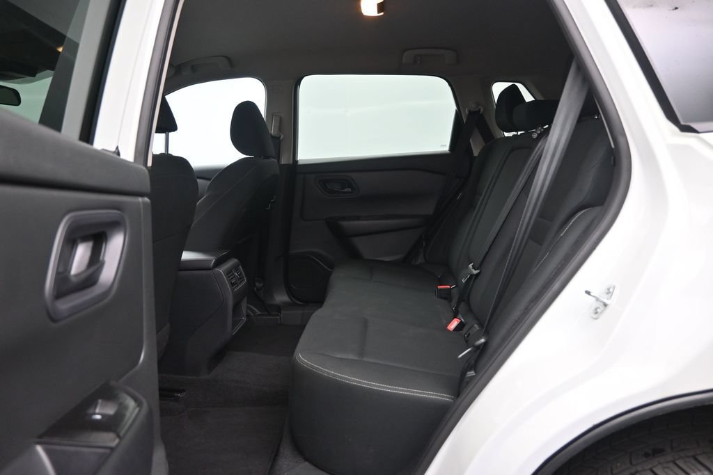 Used 2024 Nissan Rogue S AWD/4WD image 28