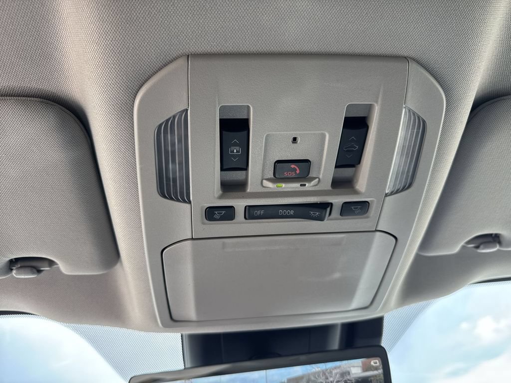 Used 2024 Toyota Highlander Platinum FWD image 19
