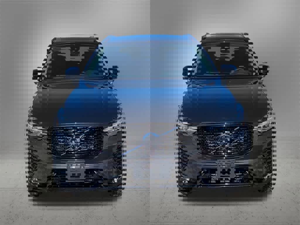 Used 2025 Volvo XC60 B5 Plus image 9