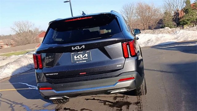New 2026 Kia Sorento S image 2