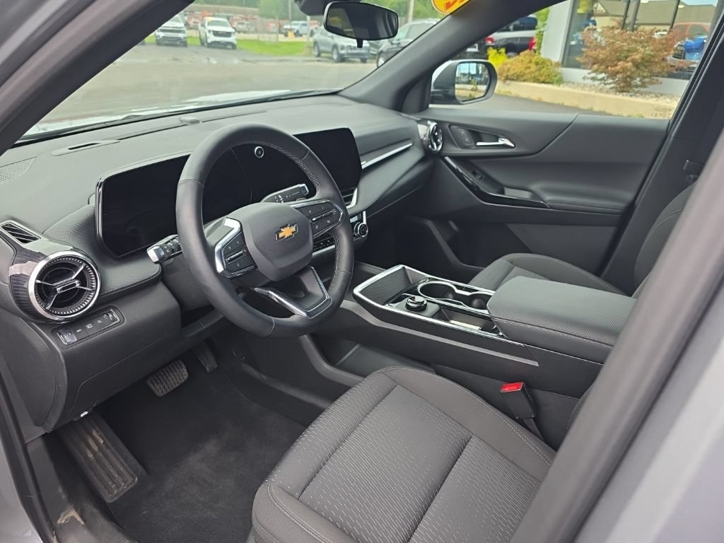 Used 2026 Chevrolet Equinox LT AWD/4WD image 18