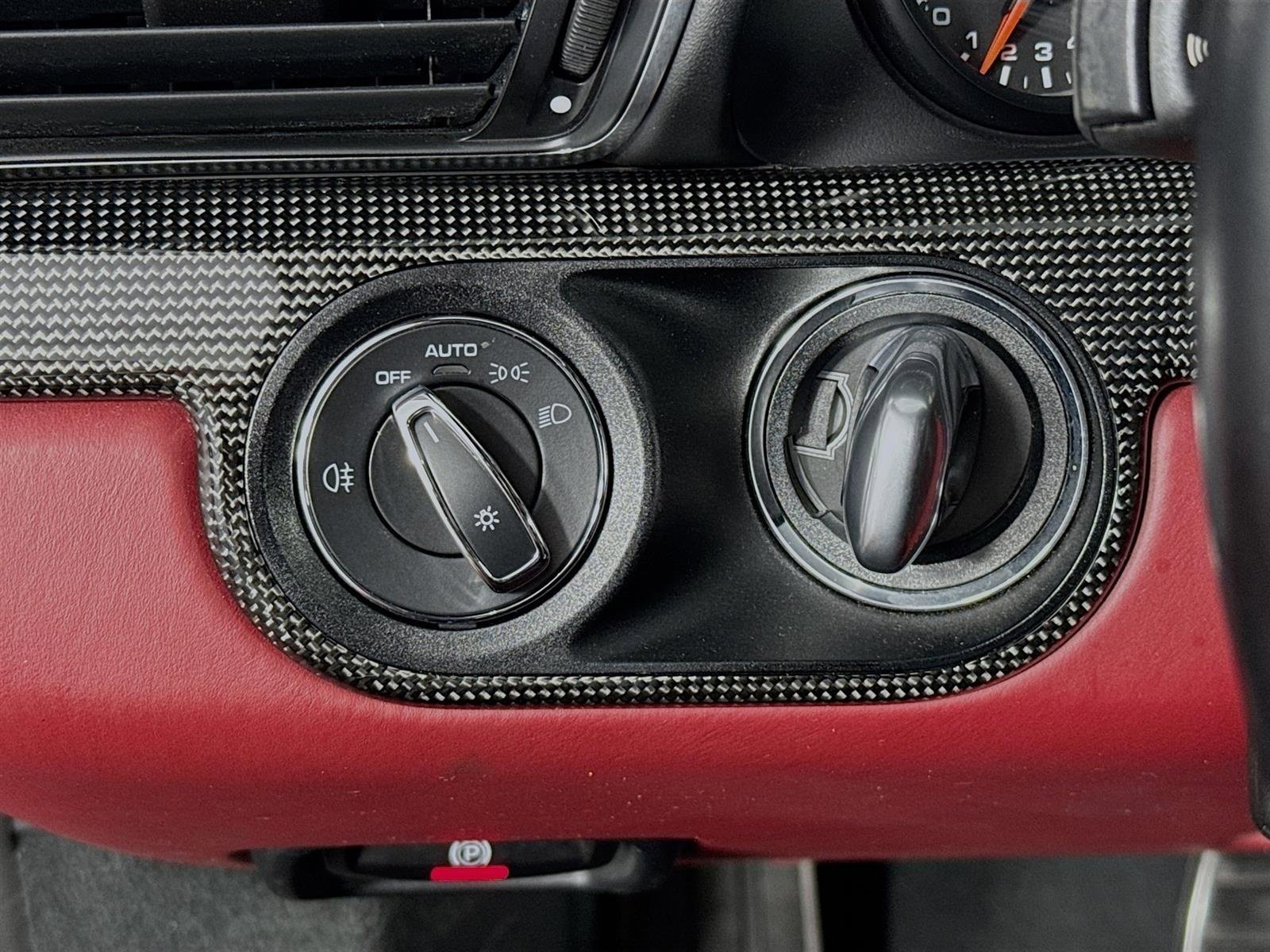 Used 2019 Porsche 911 Turbo image 11