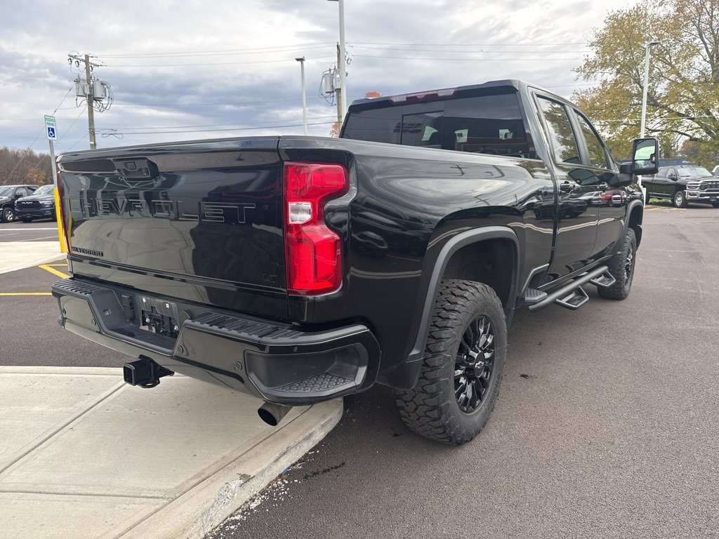 Used 2024 Chevrolet Silverado 2500 LT w/ Midnight Edition image 7