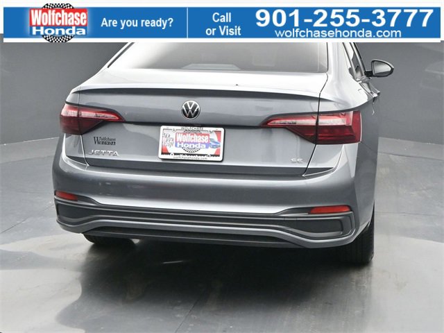 Used 2024 Volkswagen Jetta SE w/ Panoramic Sunroof Package image 5