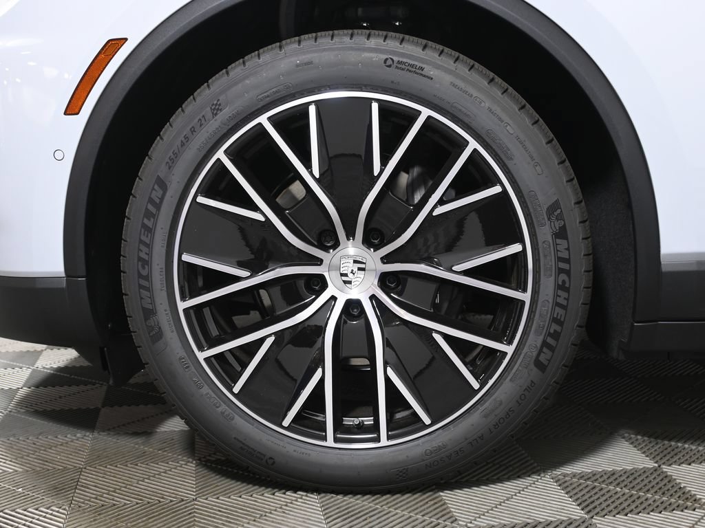New 2026 Porsche Macan 4 Electric AWD/4WD image 12