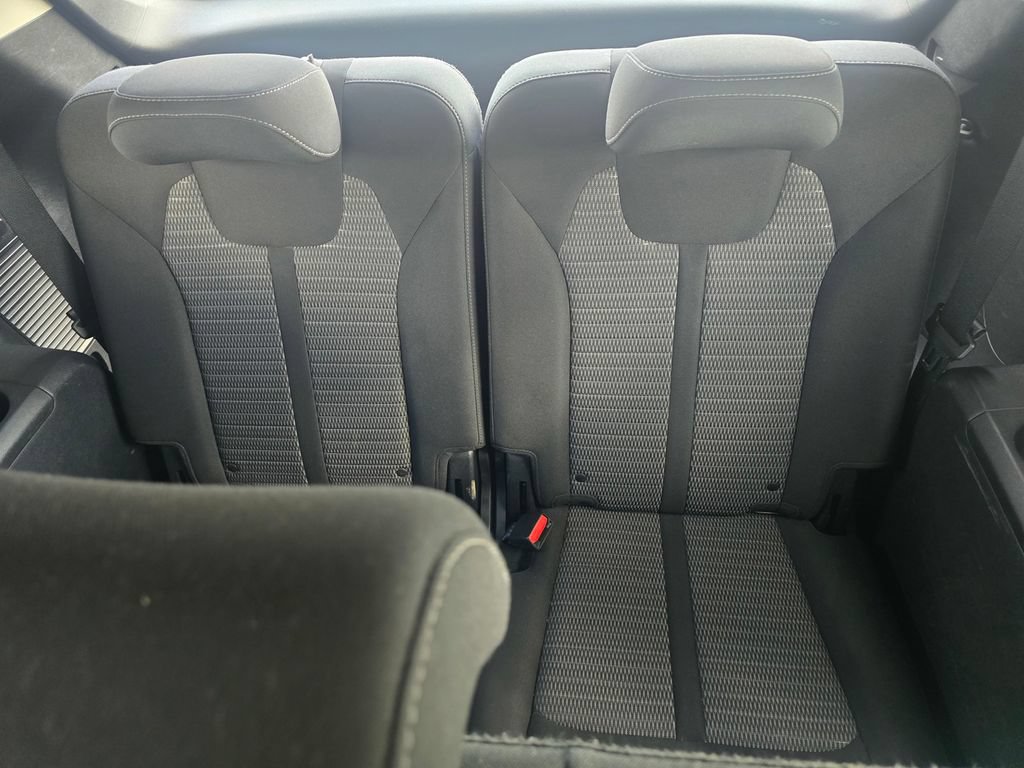 Used 2022 Kia Sorento LX FWD image 11