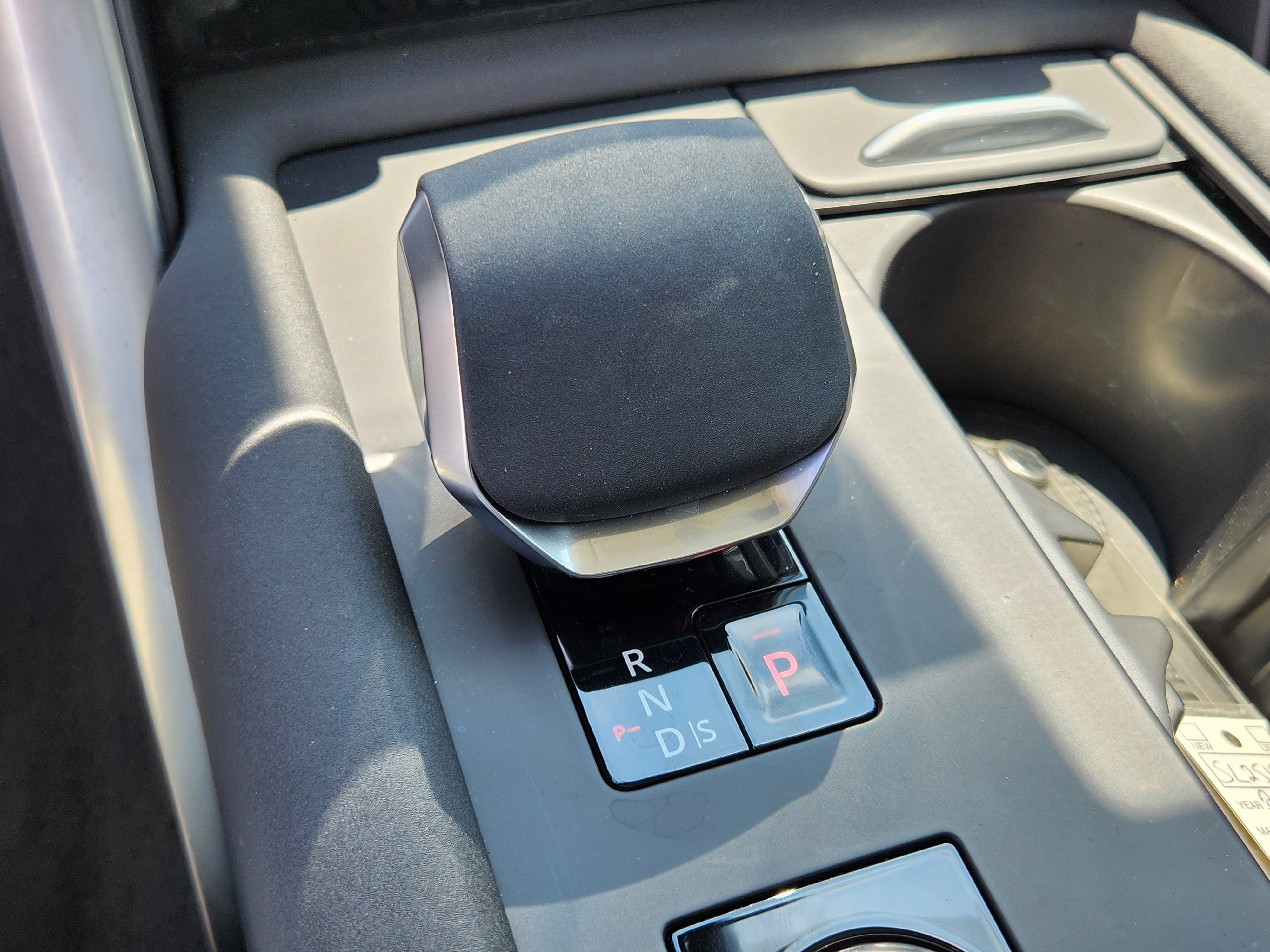 Certified 2025 Land Rover Discovery S AWD/4WD image 23