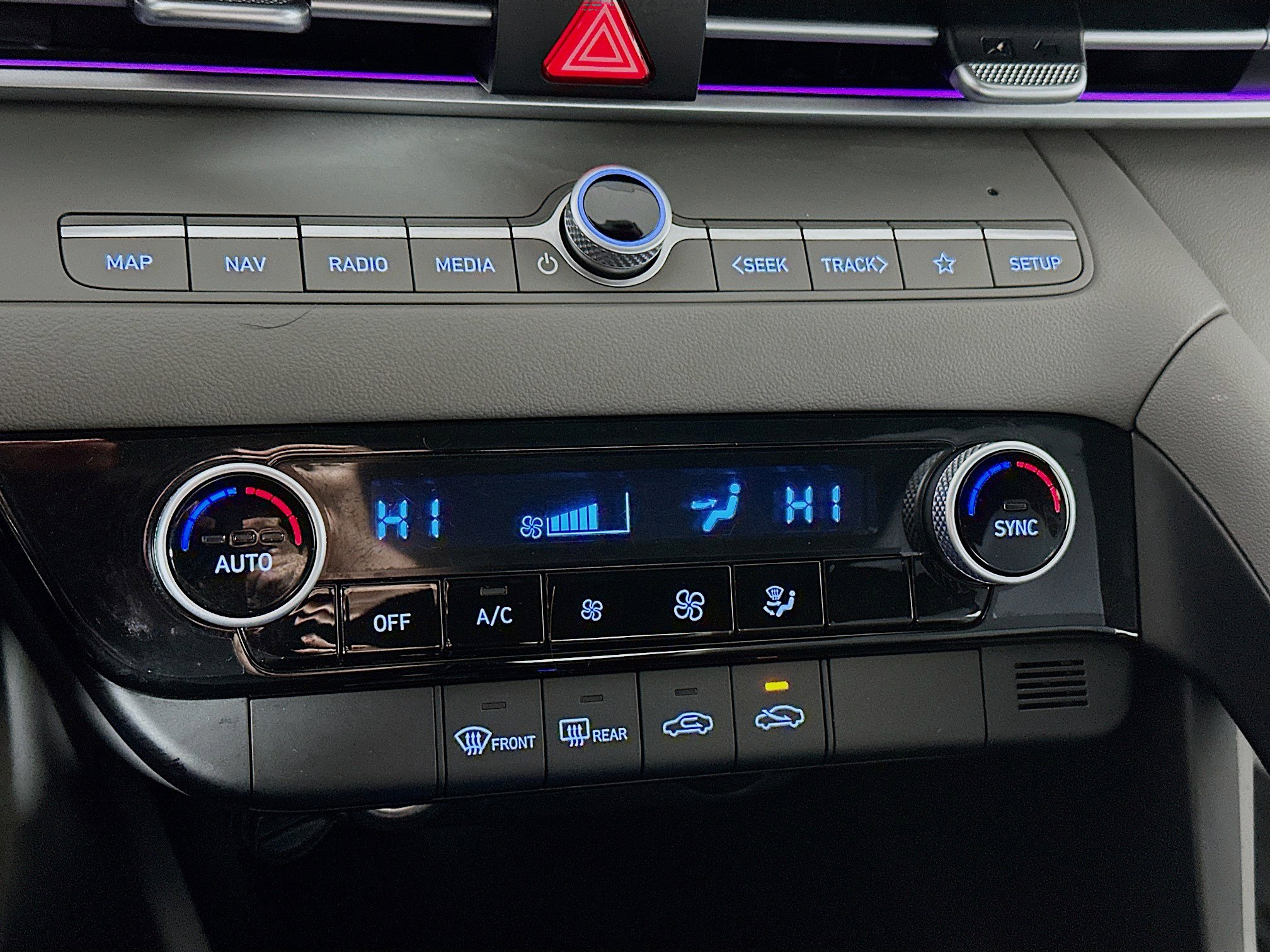 Certified 2024 Hyundai Elantra SEL image 16