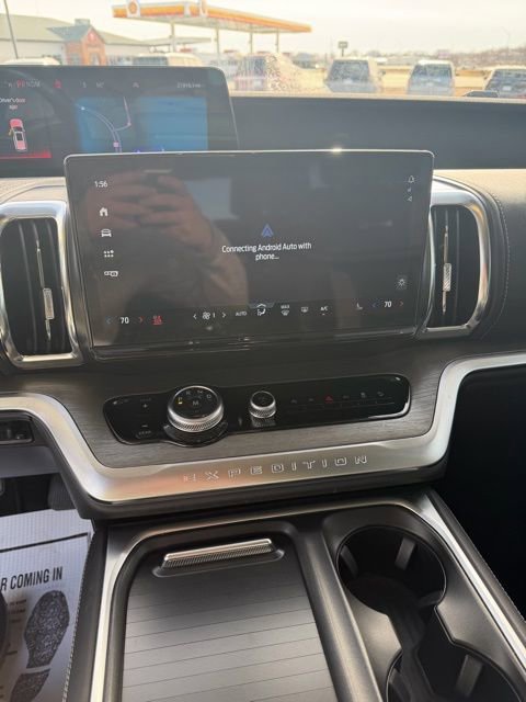 Used 2025 Ford Expedition Platinum image 12