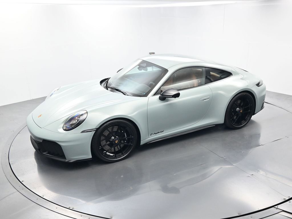 Certified 2026 Porsche 911 Carrera GTS RWD image 34