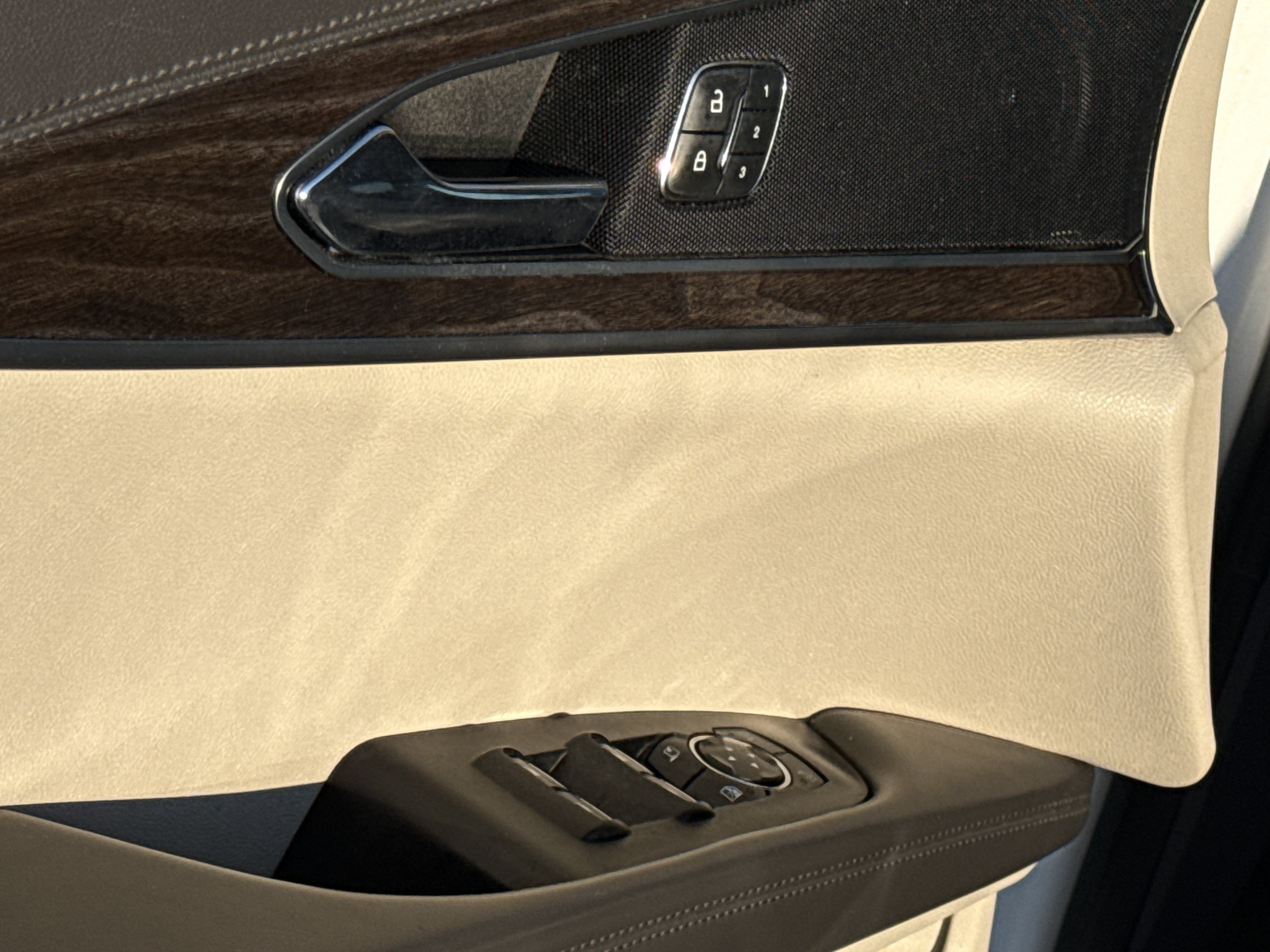 Used 2018 Lincoln MKX Reserve FWD image 16