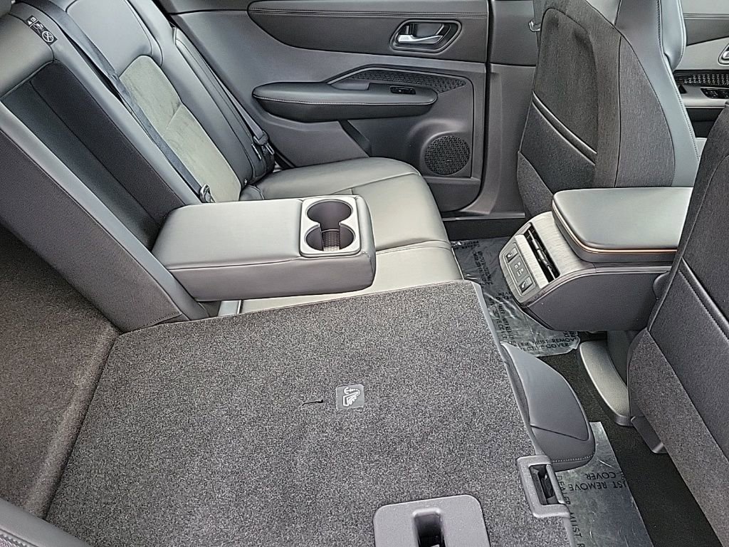 Used 2023 Nissan Ariya FWD image 15