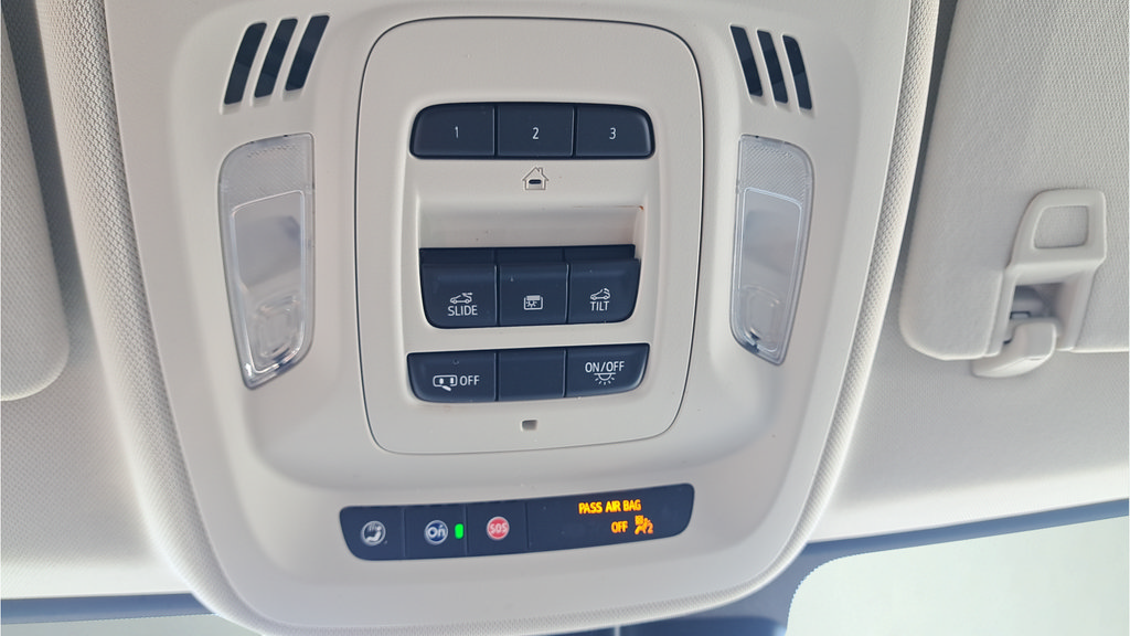 Used 2023 Buick Envision Avenir FWD image 25