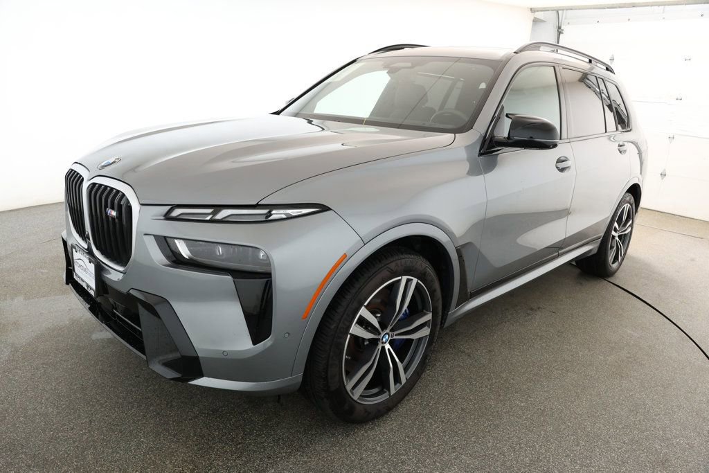 Used 2025 BMW X7 M60i image 1