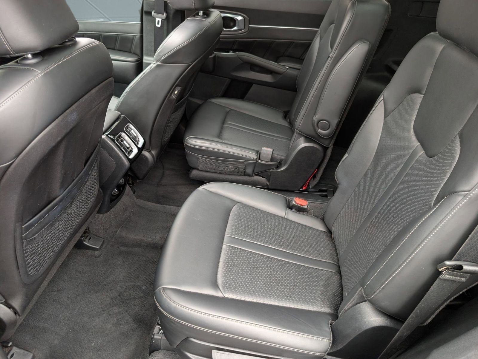 Used 2023 Kia Sorento SX image 15