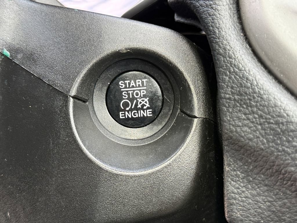 Used 2018 Jeep Compass Latitude w/ Popular Equipment Group FWD image 30