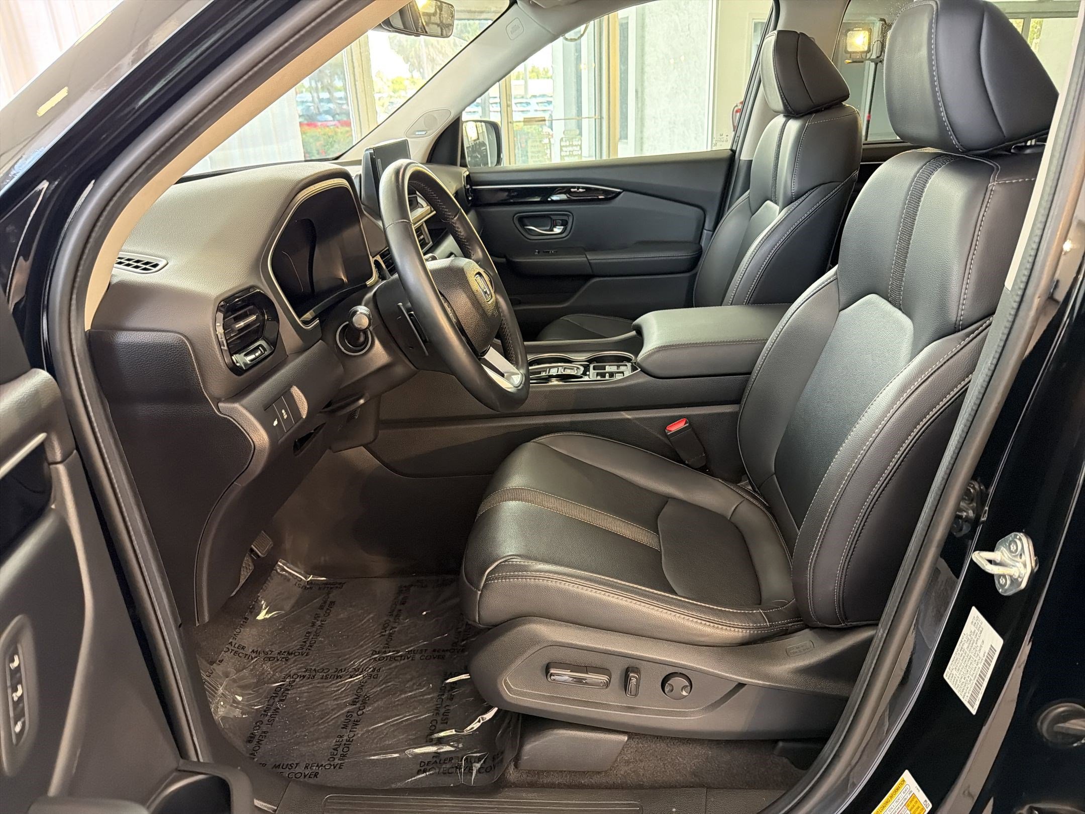 Used 2024 Honda Pilot Touring image 5