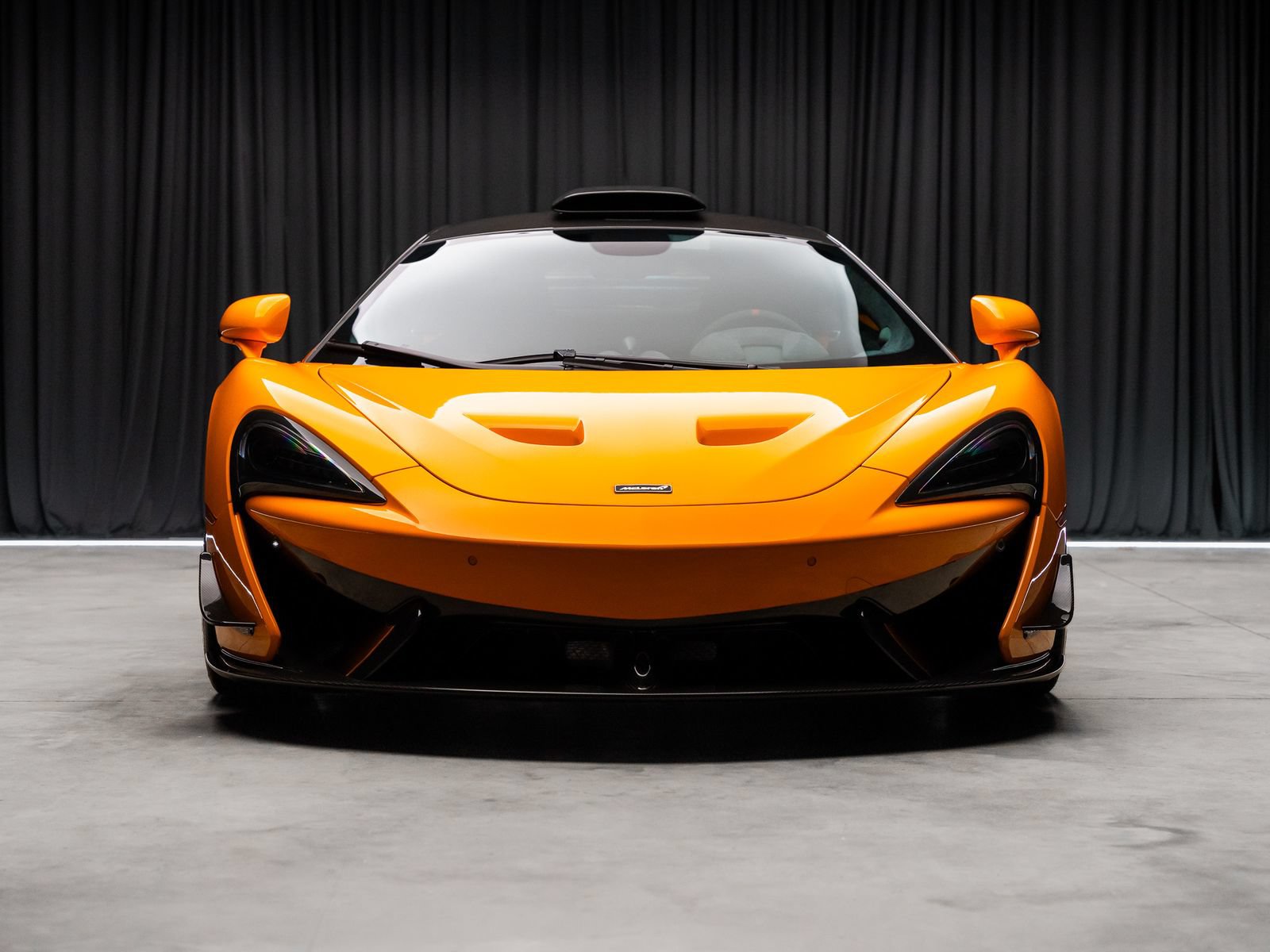 Used 2020 McLaren 620R RWD image 24