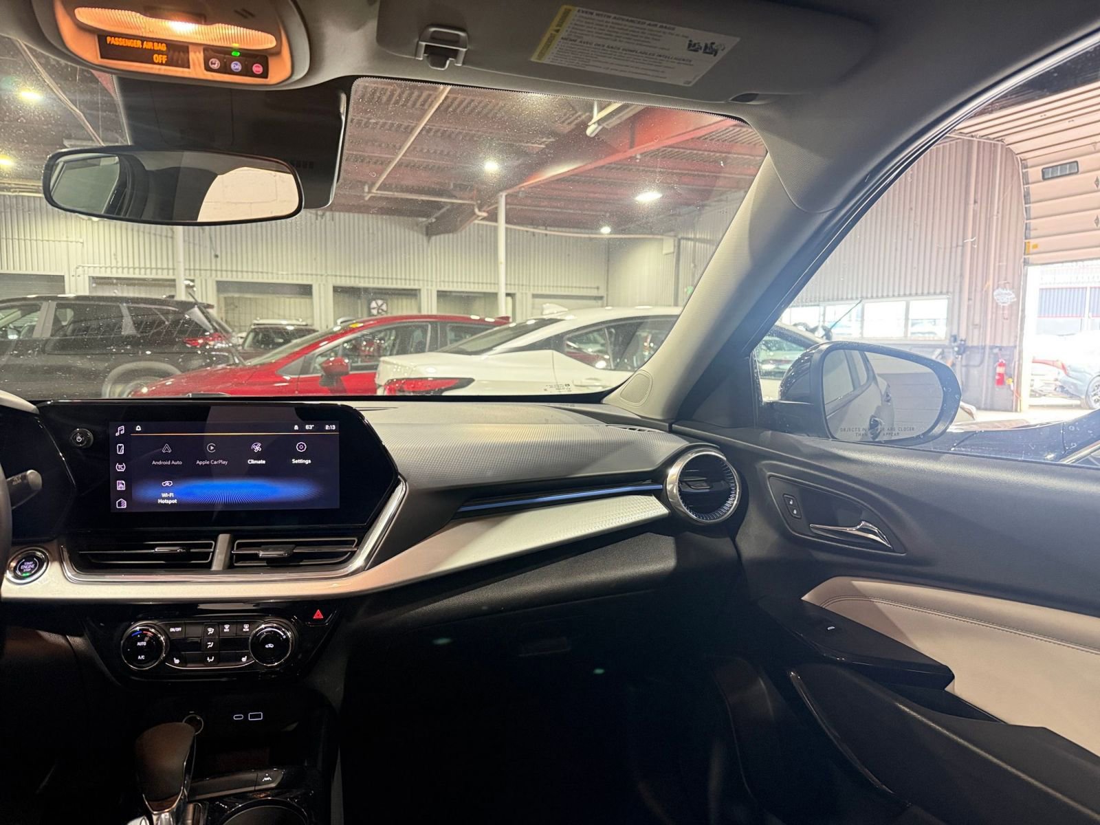 Used 2025 Chevrolet Trax LT w/ LT Convenience Package image 34