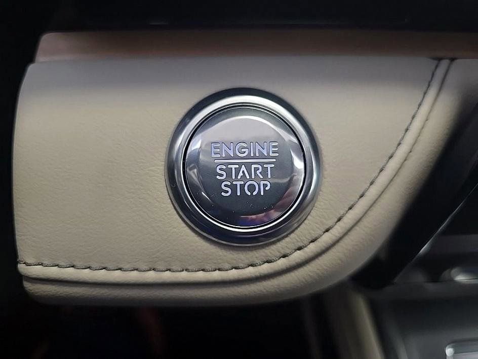 Used 2025 Lincoln Nautilus Reserve image 19