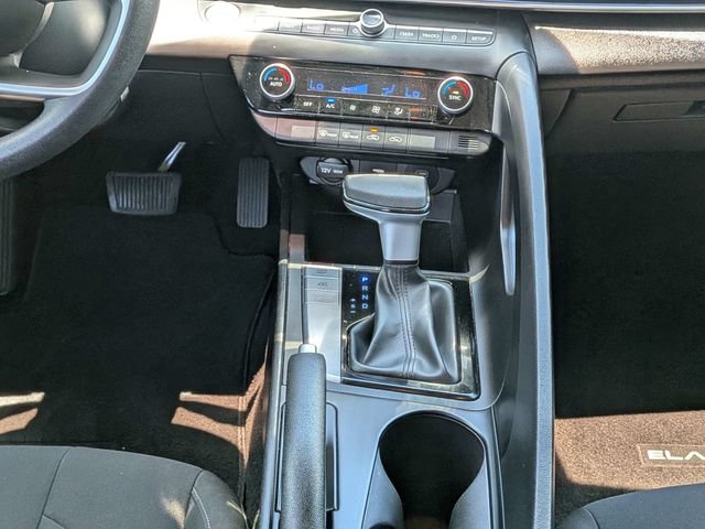 Used 2024 Hyundai Elantra SEL FWD image 20