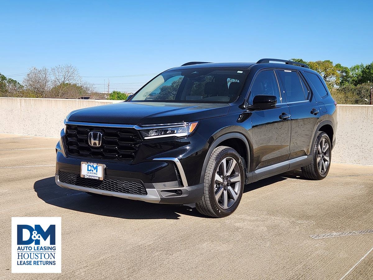 Used 2025 Honda Pilot Touring image 3