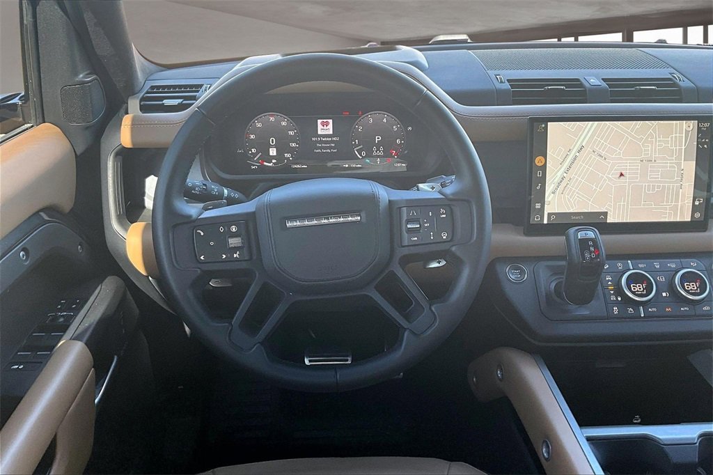 Used 2025 Land Rover Defender 130 V8 image 5