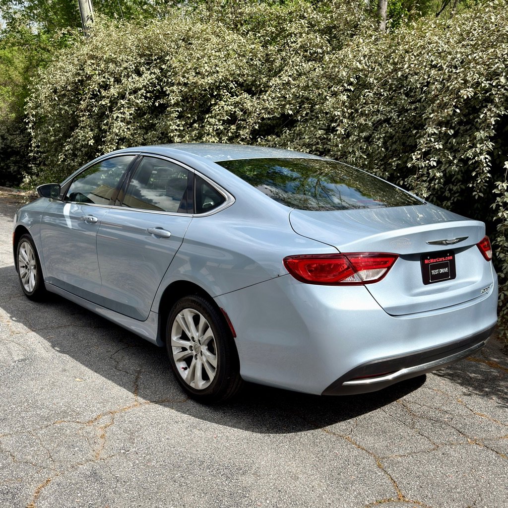 Used 2015 Chrysler 200 Limited image 2