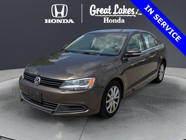 Used 2013 Volkswagen Jetta SE FWD image 2