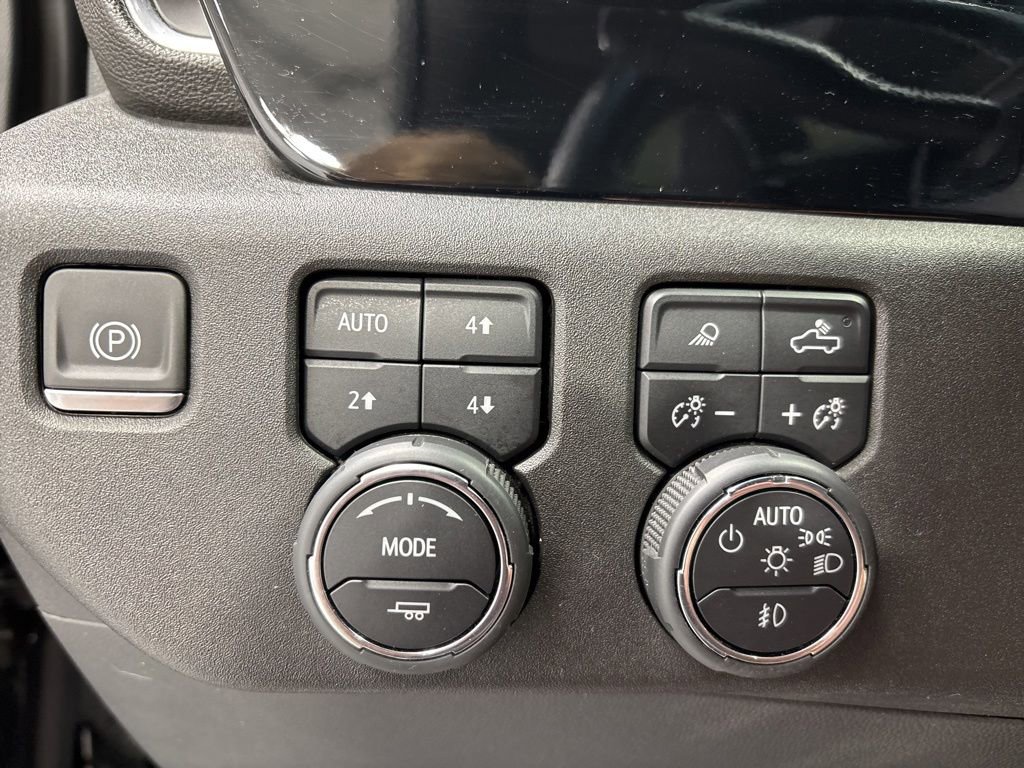 Used 2023 Chevrolet Silverado 1500 LTZ w/ LTZ Premium Package AWD/4WD image 36