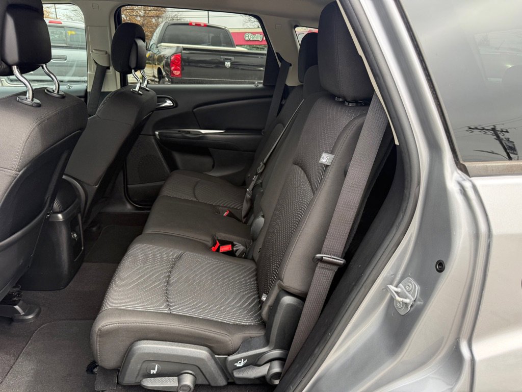 Used 2016 Dodge Journey SXT w/ Comfort/Convenience Group FWD image 12
