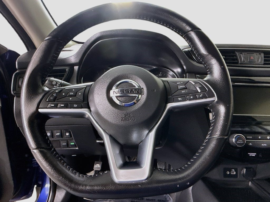 Used 2020 Nissan Rogue SV FWD image 12
