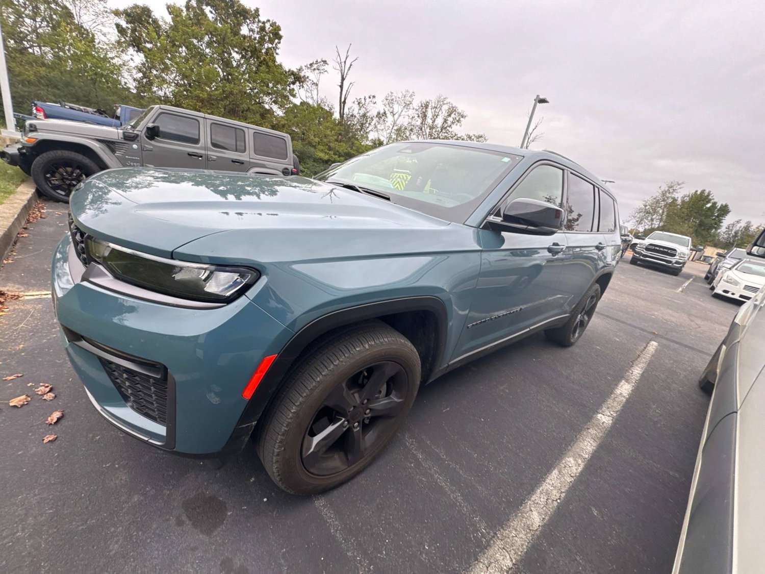 Used 2026 Jeep Grand Cherokee L Limited w/ Limited Altitude Package AWD/4WD image 9
