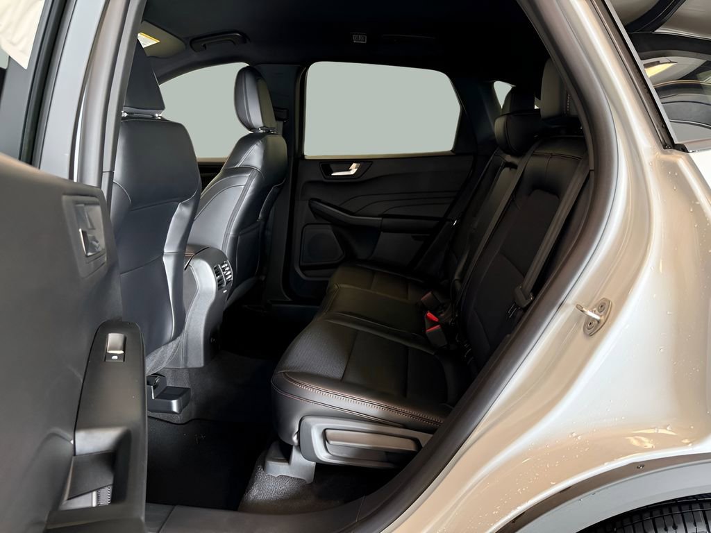 New 2026 Ford Escape ST-Line w/ Tech Pack #1 AWD/4WD image 31