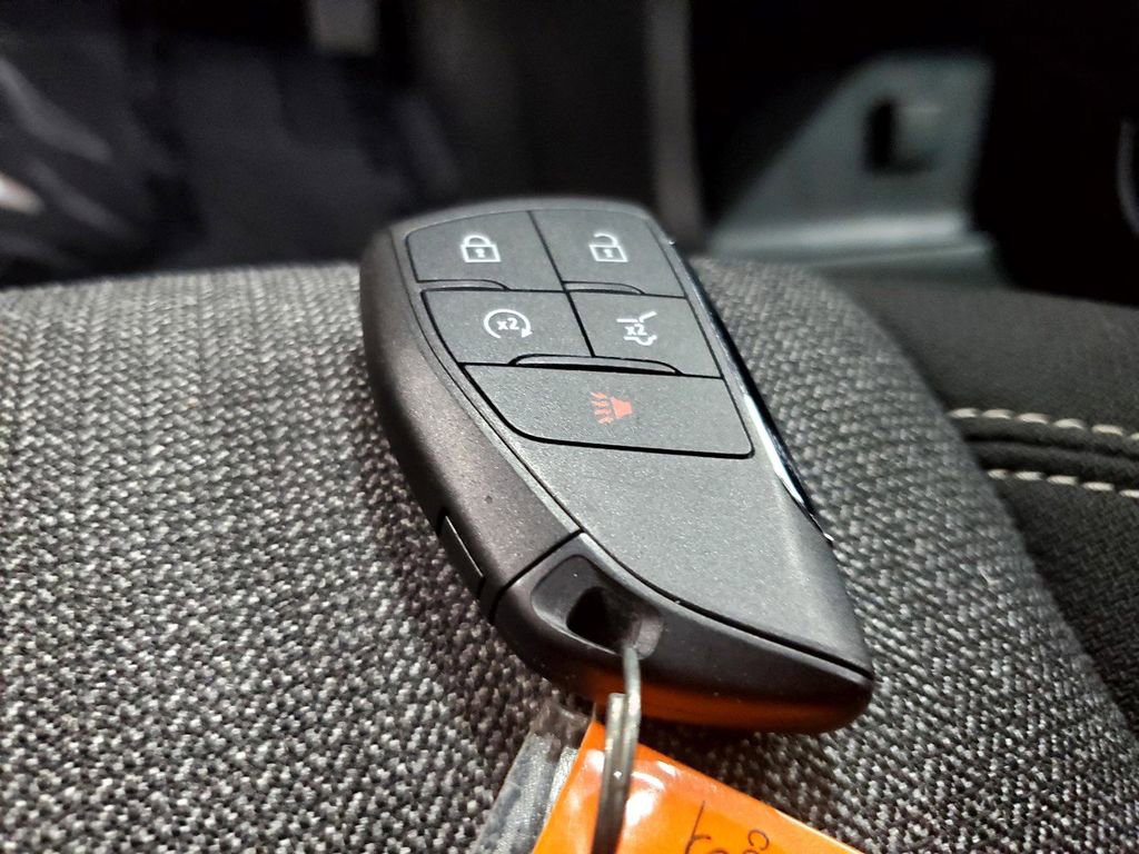 Used 2025 GMC Acadia Elevation image 33