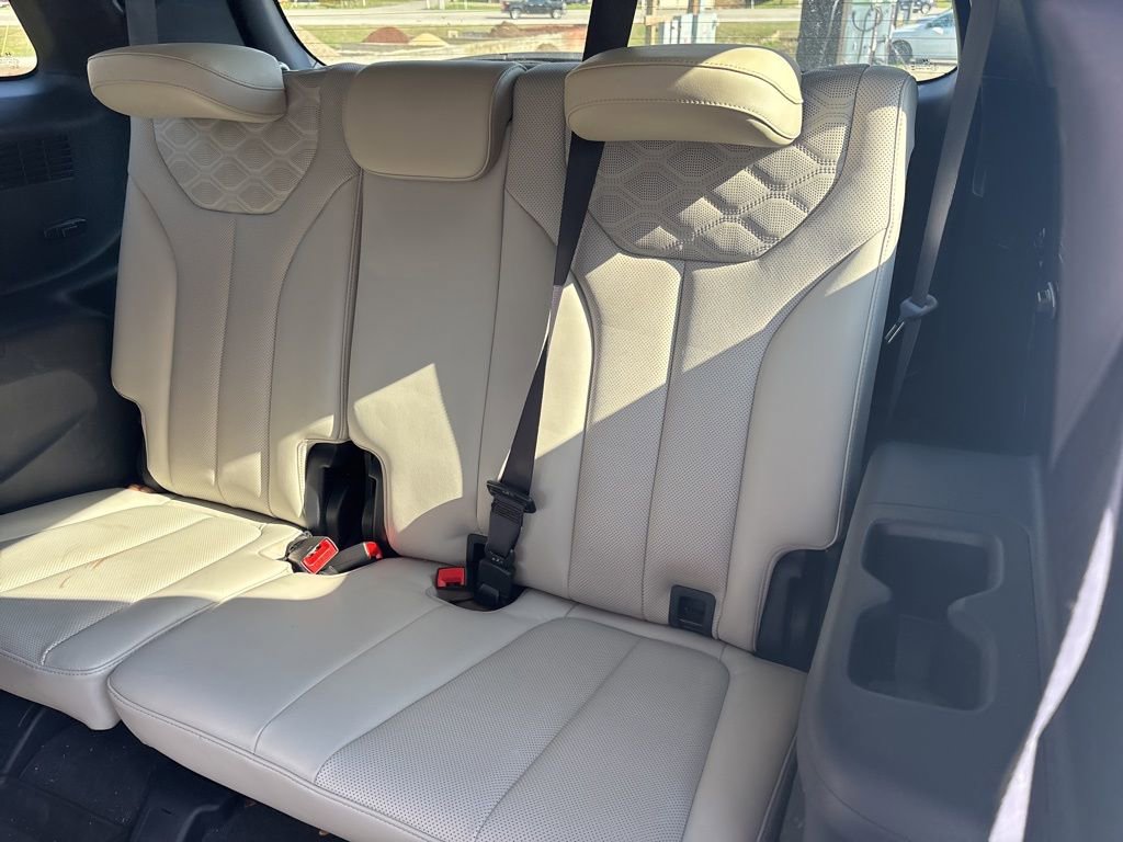 Used 2021 Hyundai Palisade Limited w/ Winter Package image 14