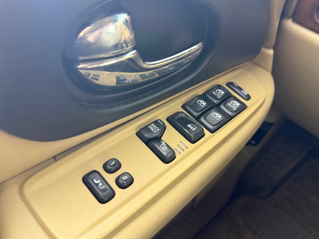Used 2002 GMC Envoy SLT AWD/4WD image 29