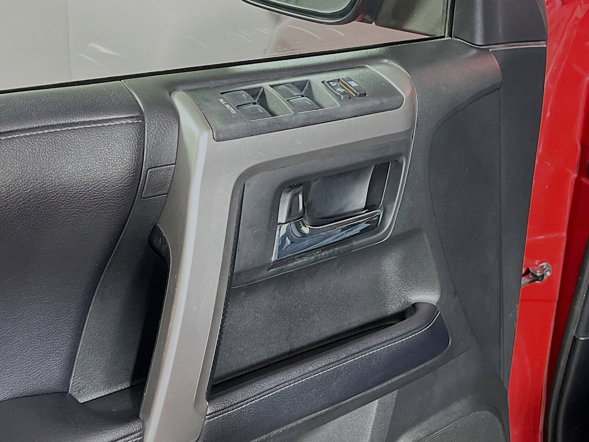 Used 2018 Toyota 4Runner SR5 image 16