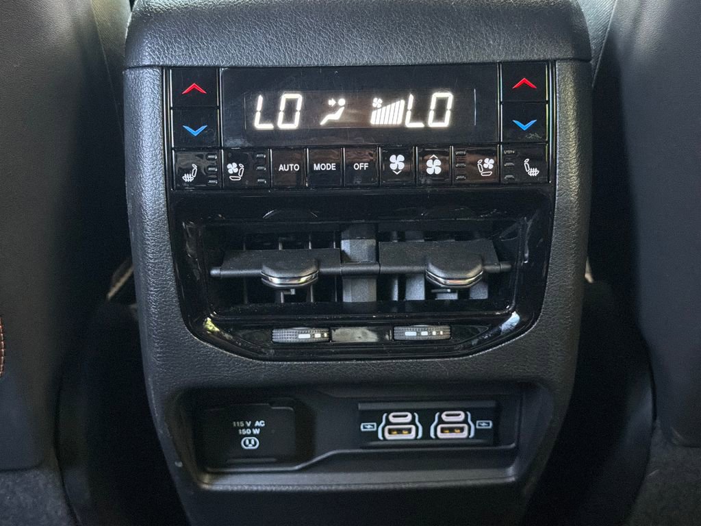 Used 2024 Jeep Grand Cherokee L Summit image 13