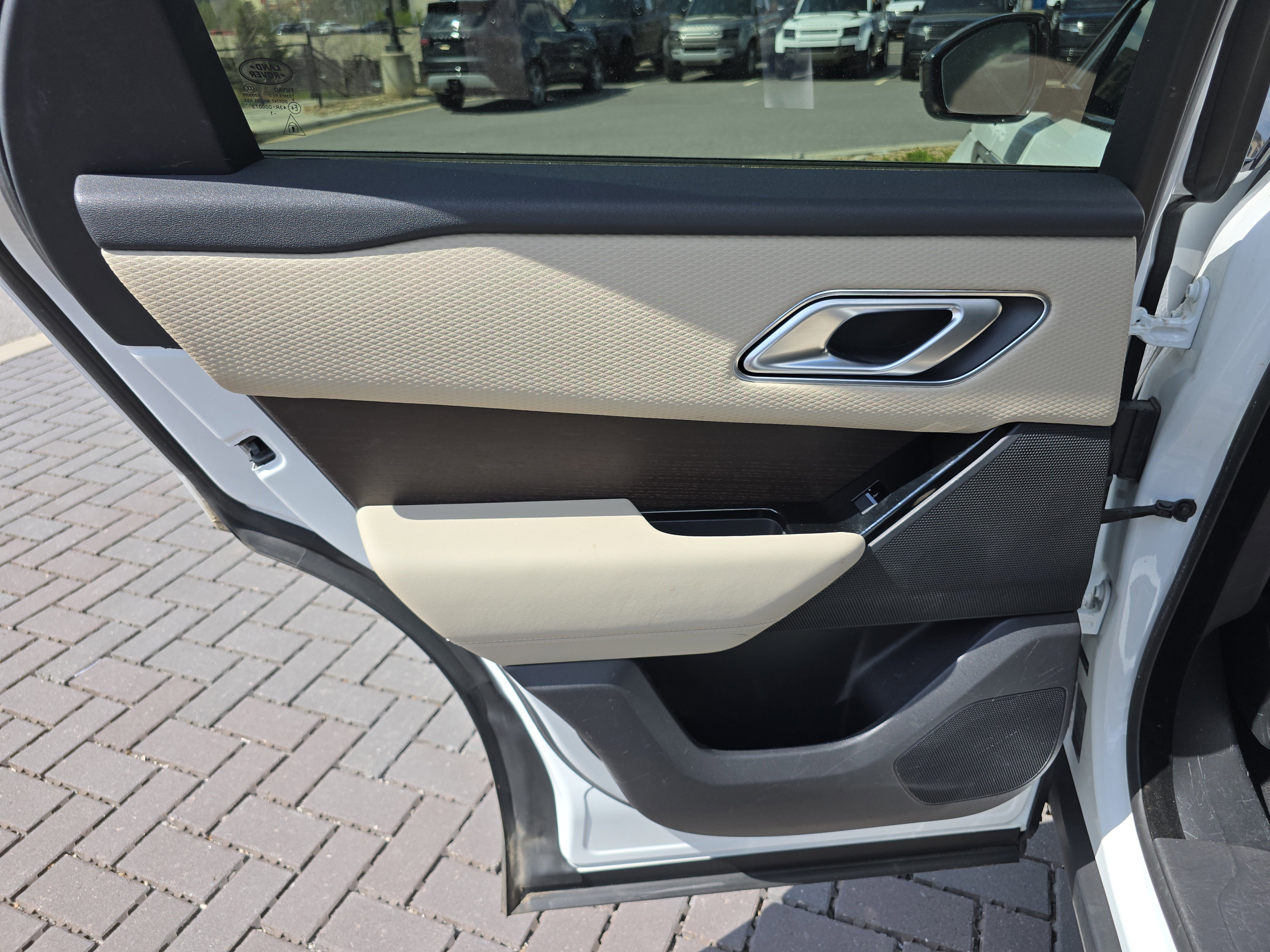 Used 2022 Land Rover Range Rover Velar S image 14