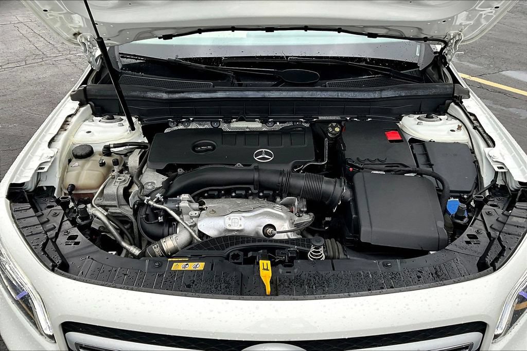 Used 2022 Mercedes-Benz GLB 250 4MATIC image 30